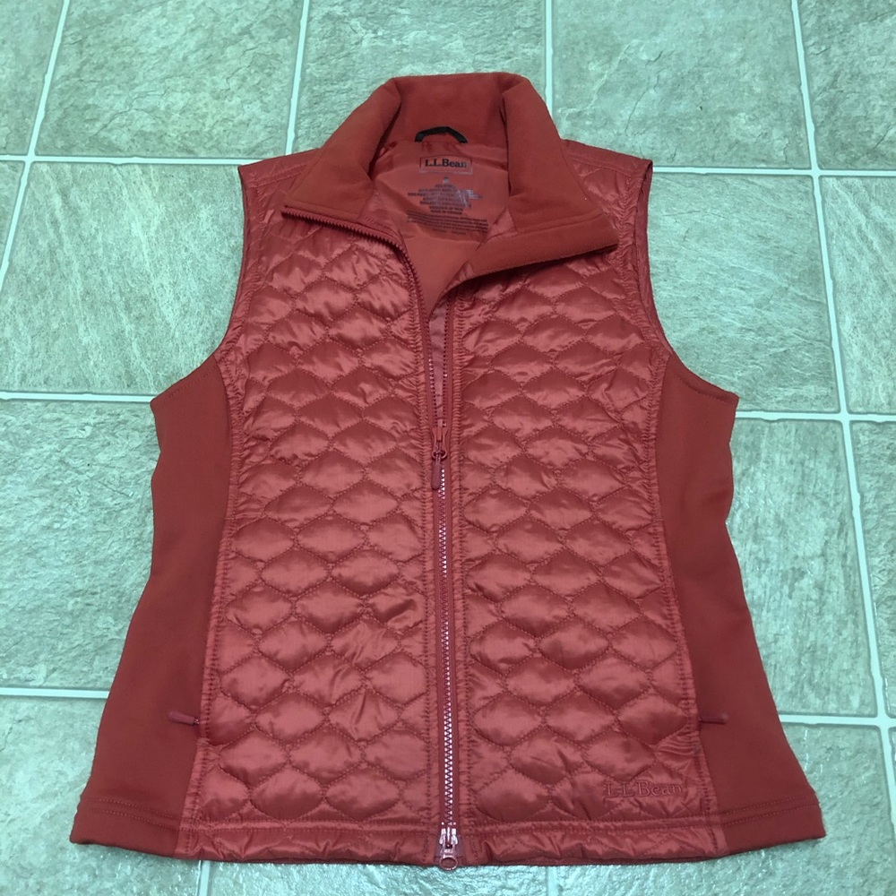 L.l. Bean quilted coral vest
